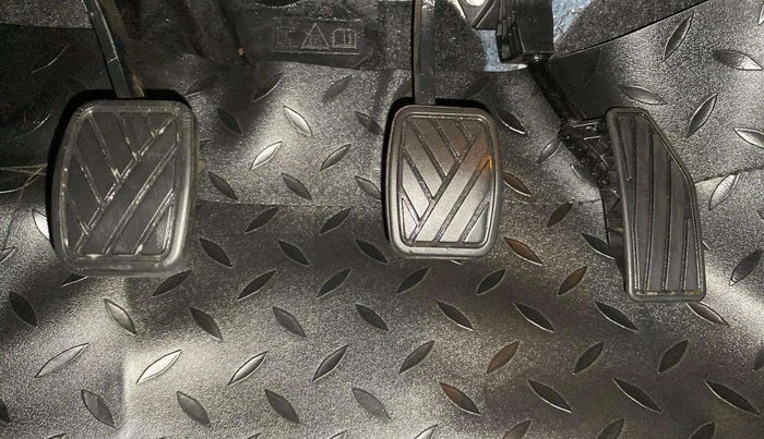 2024 Maruti Baleno  ZETA CNG 1.2L, CNG, Manual, 41,406 km, Pedals