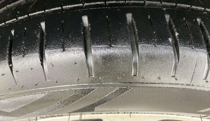 2022 Maruti Baleno ZETA 1.2 AGS, Petrol, Automatic, 19,042 km, Right Rear Tyre Tread