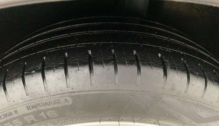 2015 Maruti Baleno ZETA PETROL 1.2, Petrol, Manual, 39,916 km, Left Rear Tyre Tread