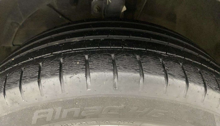2015 Maruti Baleno ZETA PETROL 1.2, Petrol, Manual, 39,916 km, Left Front Tyre Tread