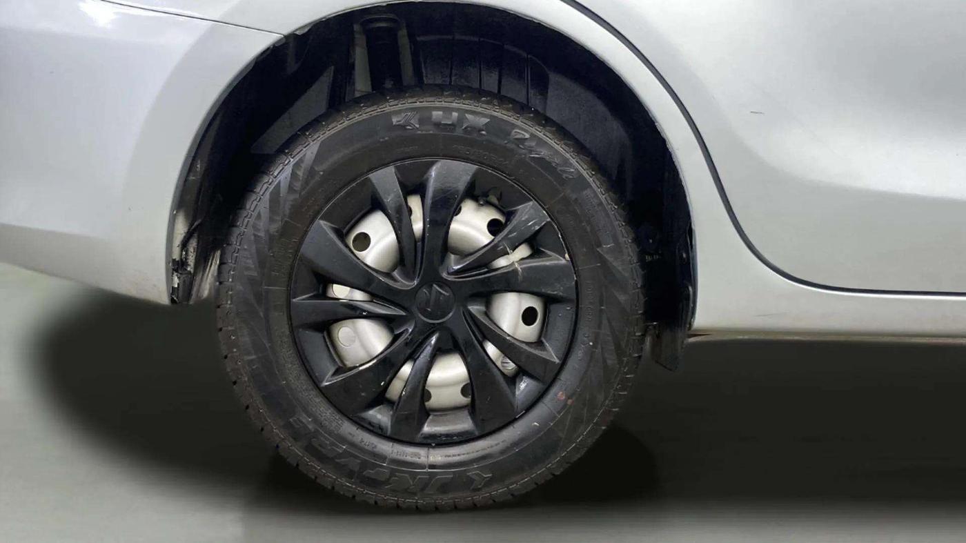 2023 Maruti Dzire LXI, Petrol, Manual, 10,433 km, Right Rear Wheel