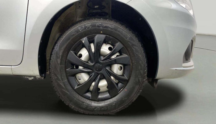 2023 Maruti Dzire LXI, Petrol, Manual, 10,433 km, Right Front Wheel