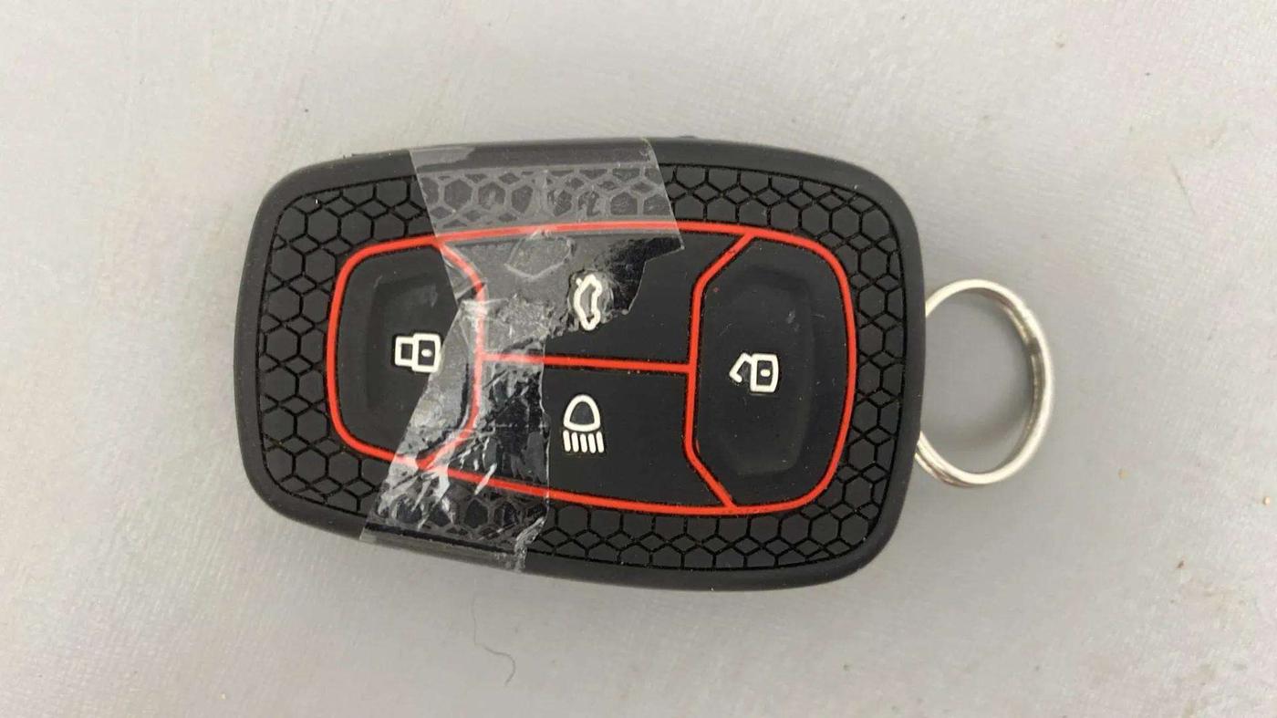 2023 Tata ALTROZ XZA PLUS, Petrol, Automatic, 9,943 km, Key Close Up