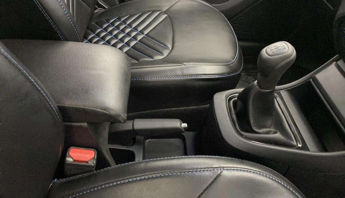 2024 Tata PUNCH PURE MT, Petrol, Manual, 8,648 km, Gear Lever