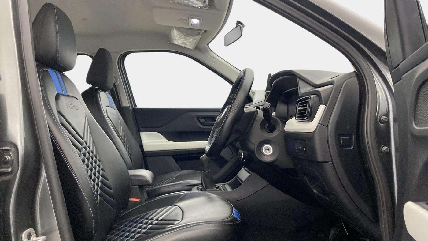 2024 Tata PUNCH PURE MT, Petrol, Manual, 8,807 km, Right Side Front Door Cabin