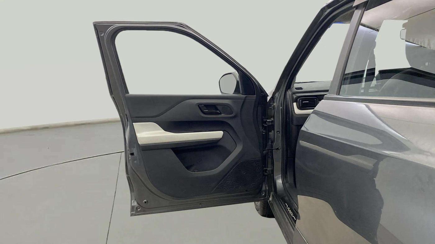 2024 Tata PUNCH PURE MT, Petrol, Manual, 8,807 km, LHS Front Door