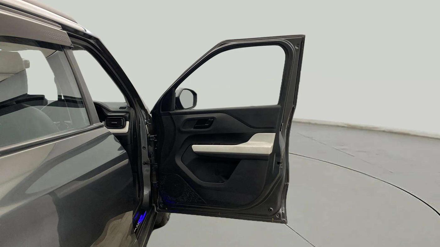 2024 Tata PUNCH PURE MT, Petrol, Manual, 8,807 km, RHS Front Door