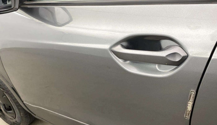 2024 Tata PUNCH PURE MT, Petrol, Manual, 8,648 km, Front passenger door - Slightly dented