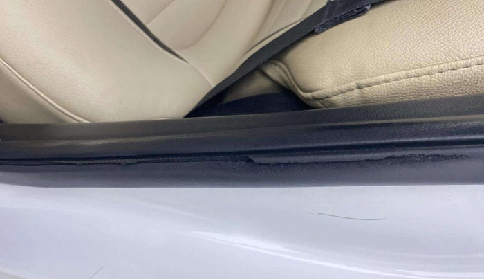 2019 Hyundai Creta SX AT 1.6 PETROL, Petrol, Automatic, 97,031 km, Rear left door - Beading has minor damage