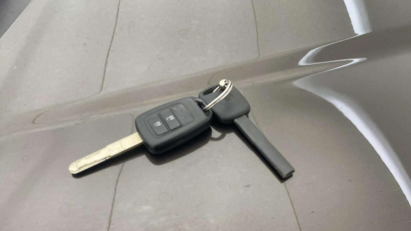 2018 Honda WR-V 1.2L I-VTEC VX MT, Petrol, Manual, 50,491 km, Key Close Up