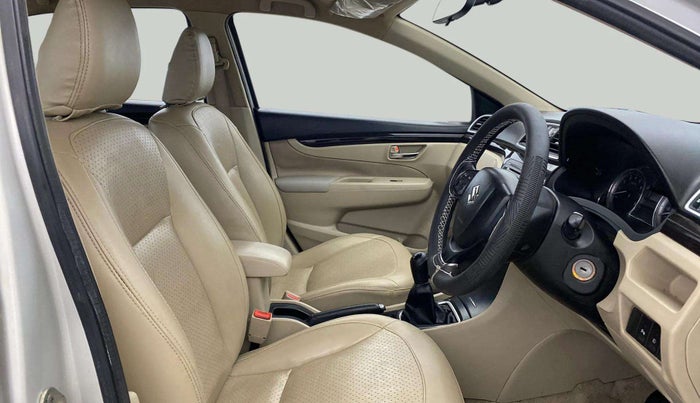 2018 Maruti Ciaz DELTA 1.4 MT PETROL, Petrol, Manual, 94,032 km, Right Side Front Door Cabin