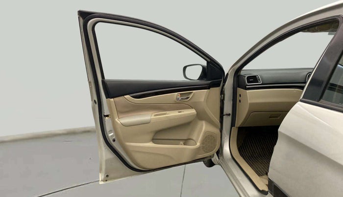 2018 Maruti Ciaz DELTA 1.4 MT PETROL, Petrol, Manual, 94,032 km, LHS Front Door