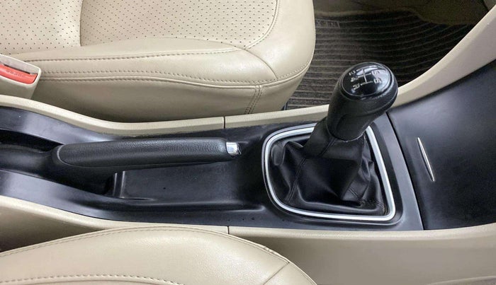 2018 Maruti Ciaz DELTA 1.4 MT PETROL, Petrol, Manual, 94,032 km, Gear Lever