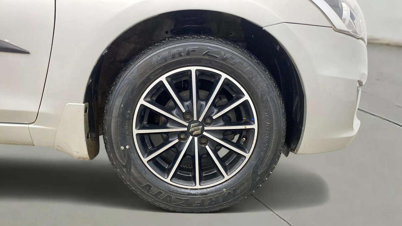 2018 Maruti Ciaz DELTA 1.4 MT PETROL, Petrol, Manual, 94,032 km, Right Front Wheel