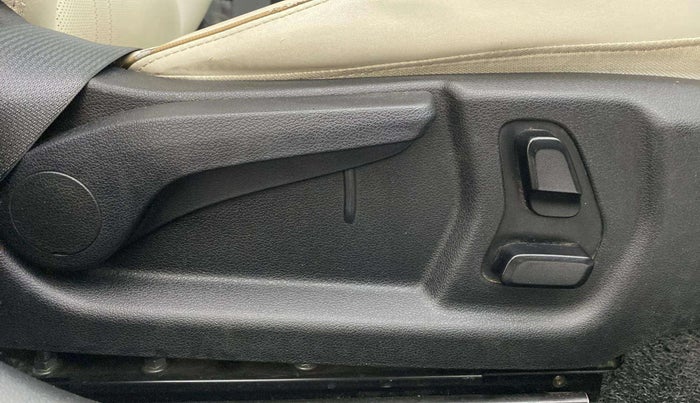 2023 Hyundai Verna SX (O)1.5 VTVT, Petrol, Manual, 40,360 km, Driver Side Adjustment Panel