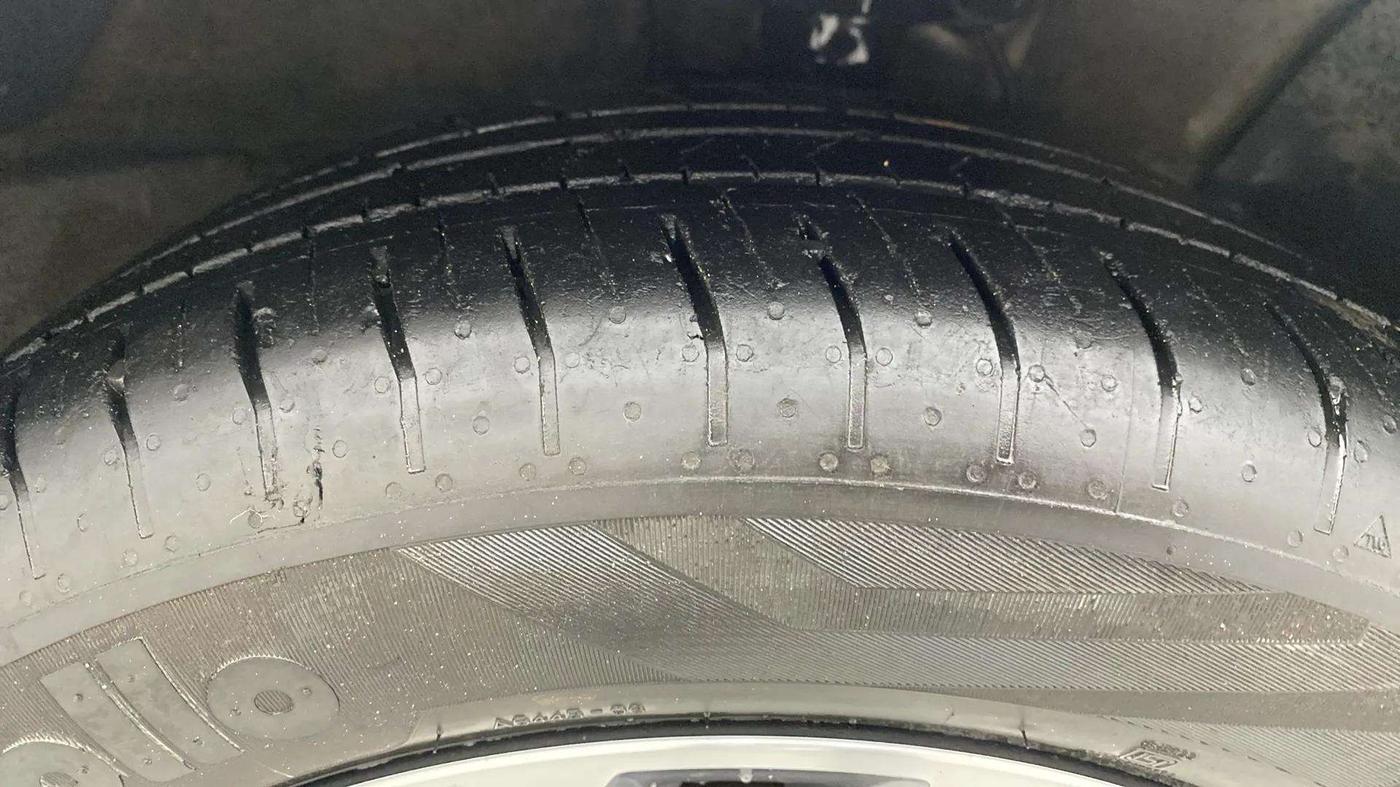 2023 Hyundai Verna SX (O)1.5 VTVT, Petrol, Manual, 40,360 km, Right Front Tyre Tread