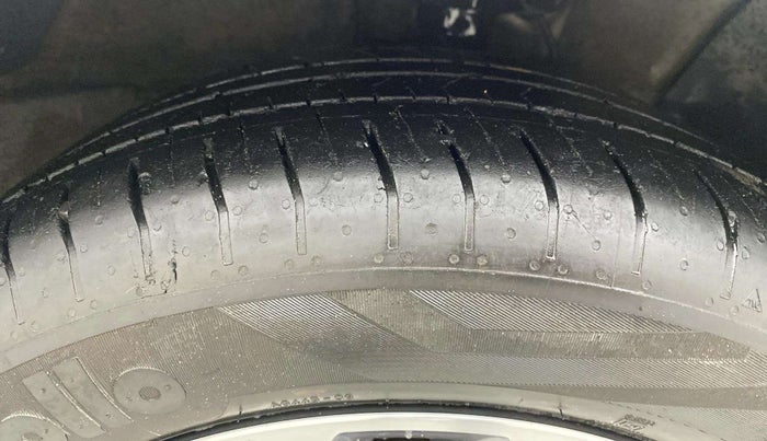2023 Hyundai Verna SX (O)1.5 VTVT, Petrol, Manual, 40,360 km, Right Front Tyre Tread