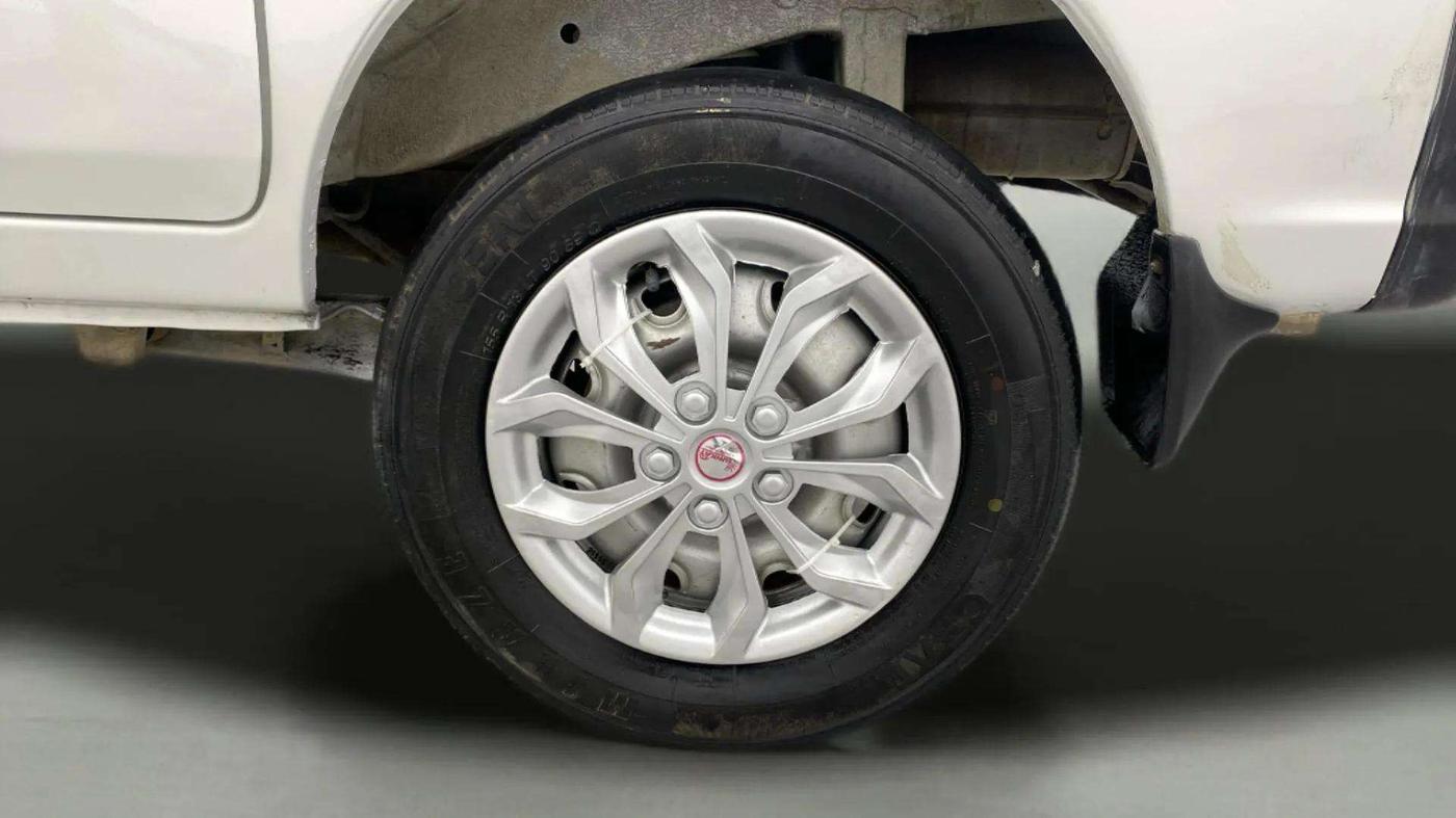 2021 Maruti Eeco 5 STR AC (O), Petrol, Manual, 36,705 km, Left Rear Wheel