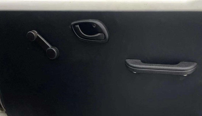 2021 Maruti Eeco 5 STR AC (O), Petrol, Manual, 36,527 km, Driver Side Door Panels Control
