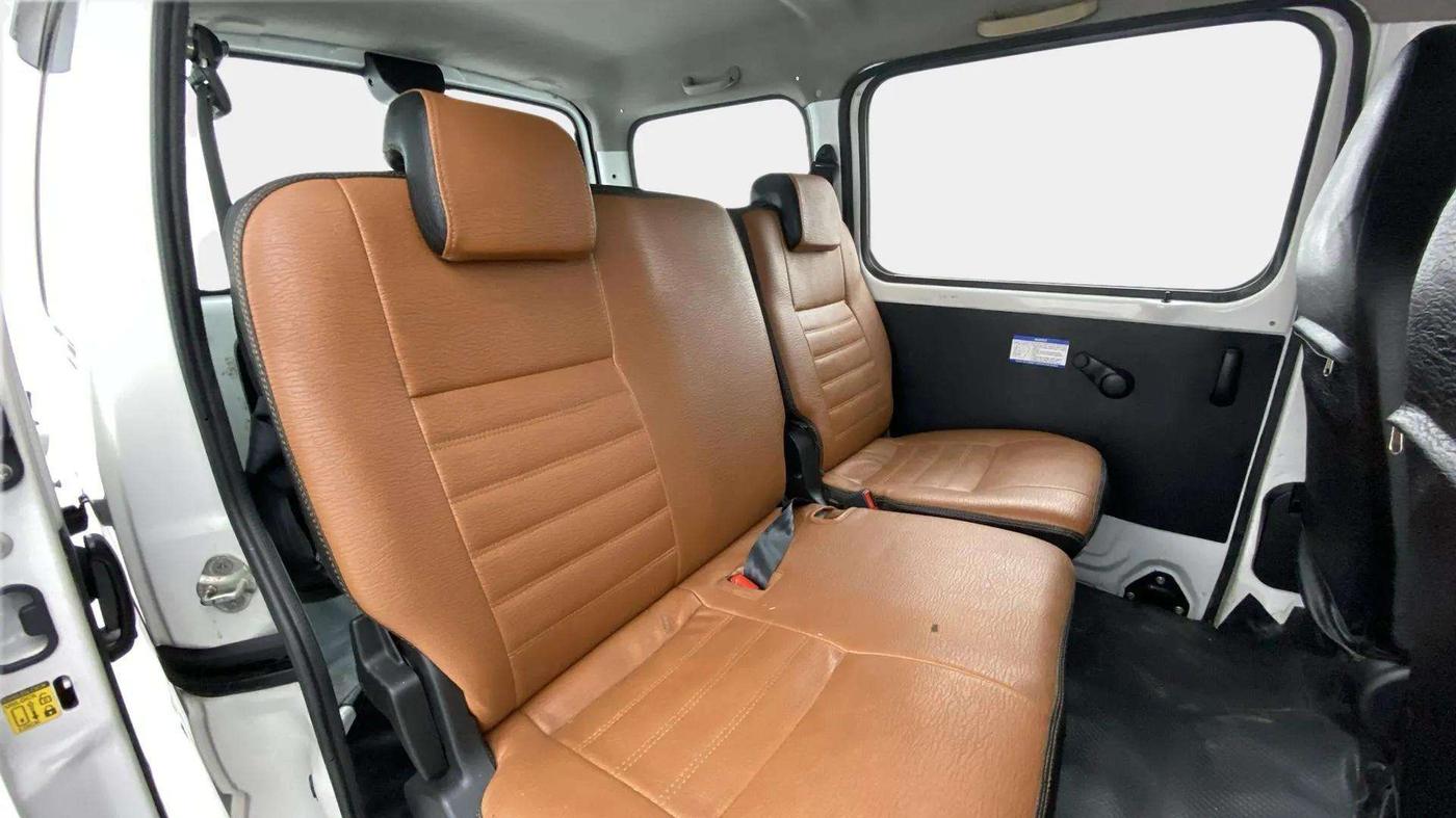 2021 Maruti Eeco 5 STR AC (O), Petrol, Manual, 36,705 km, Right Side Rear Door Cabin