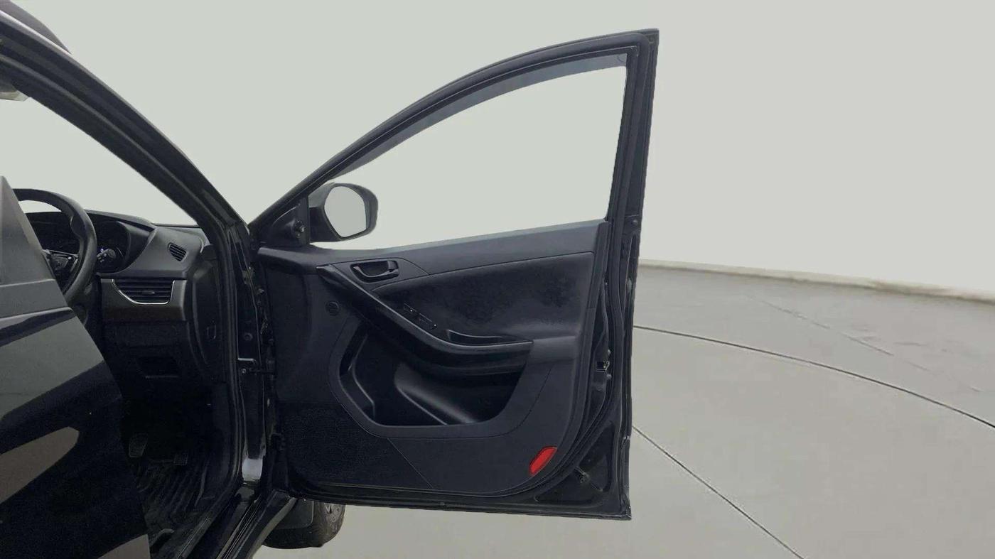 2023 Tata NEXON XZ PLUS LUX SUNROOF RED DARK PETROL, Petrol, Manual, 24,126 km, RHS Front Door