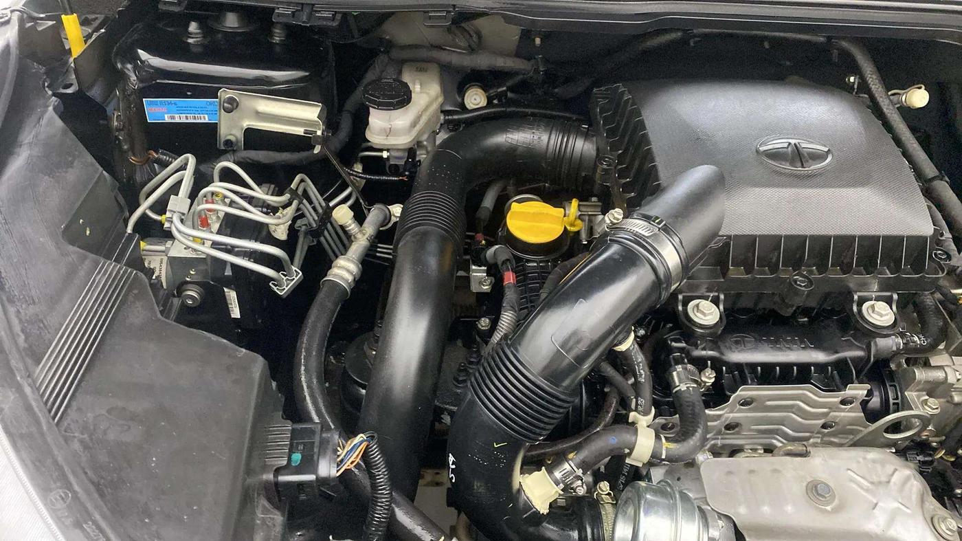 2023 Tata NEXON XZ PLUS LUX SUNROOF RED DARK PETROL, Petrol, Manual, 24,126 km, Engine View - Right