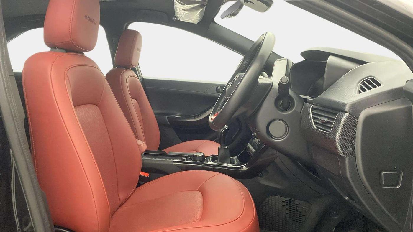2023 Tata NEXON XZ PLUS LUX SUNROOF RED DARK PETROL, Petrol, Manual, 24,126 km, Right Side Front Door Cabin