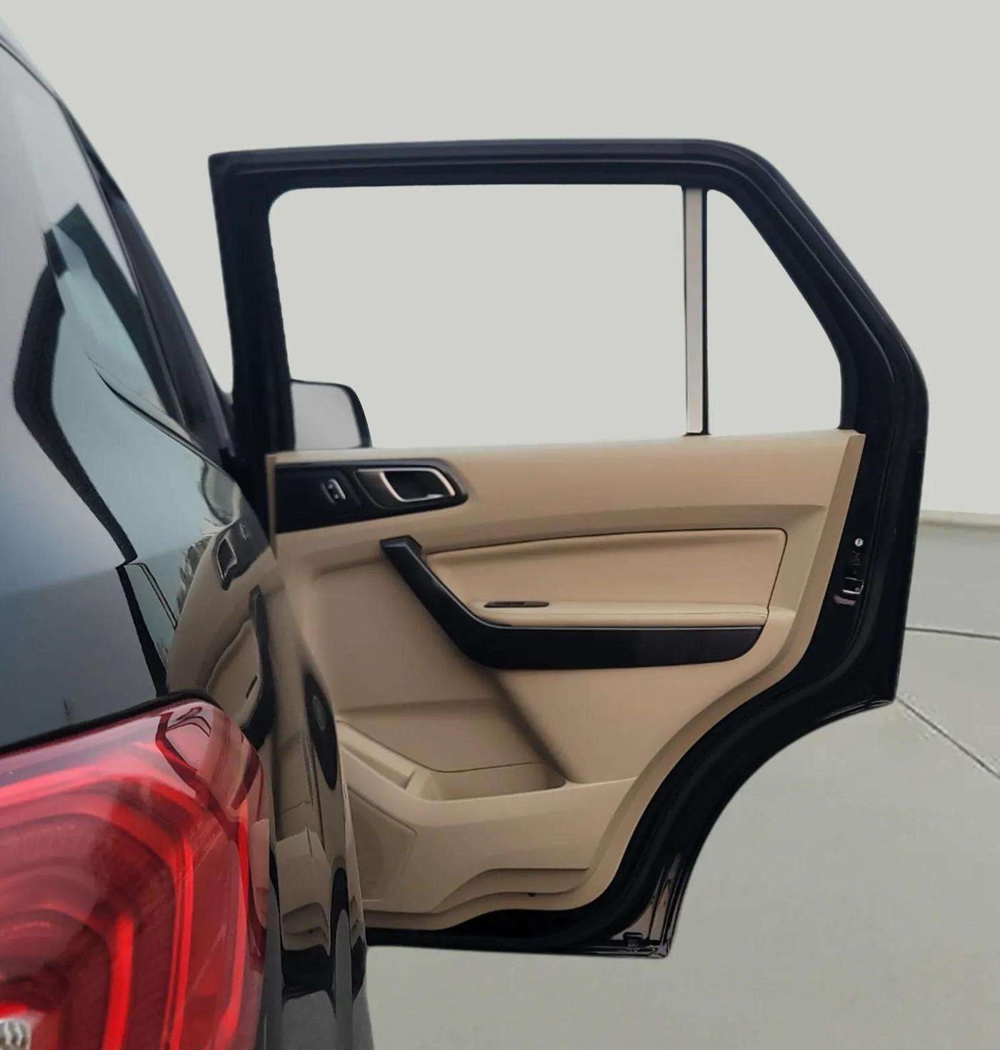 2021 Ford Endeavour TITANIUM PLUS 2.0 4X4 AT SUNROOF, Diesel, Automatic, 79,640 km, RHS Rear Door