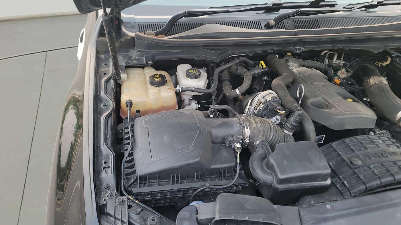 2021 Ford Endeavour TITANIUM PLUS 2.0 4X4 AT SUNROOF, Diesel, Automatic, 79,640 km, Engine View - Right