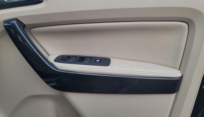 2021 Ford Endeavour TITANIUM PLUS 2.0 4X4 AT SUNROOF, Diesel, Automatic, 79,640 km, Driver Side Door Panels Control