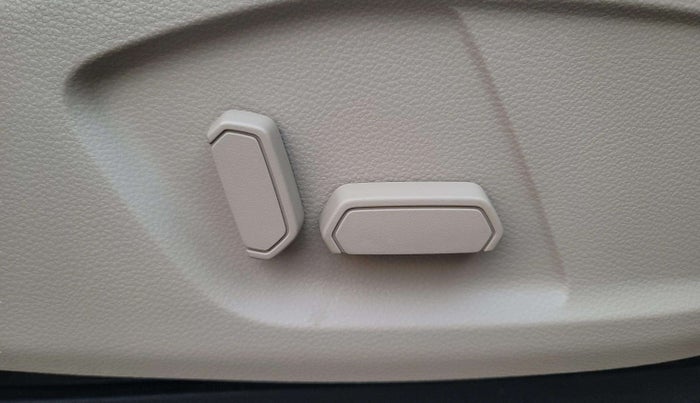 2021 Ford Endeavour TITANIUM PLUS 2.0 4X4 AT SUNROOF, Diesel, Automatic, 79,640 km, Driver Side Adjustment Panel