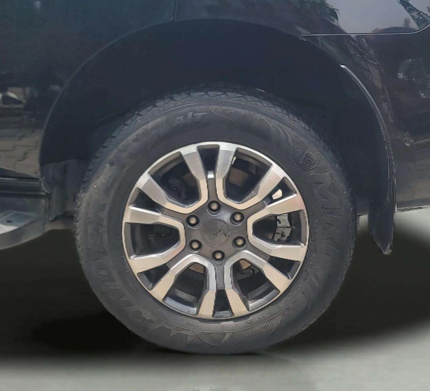 2021 Ford Endeavour TITANIUM PLUS 2.0 4X4 AT SUNROOF, Diesel, Automatic, 79,640 km, Left Rear Wheel