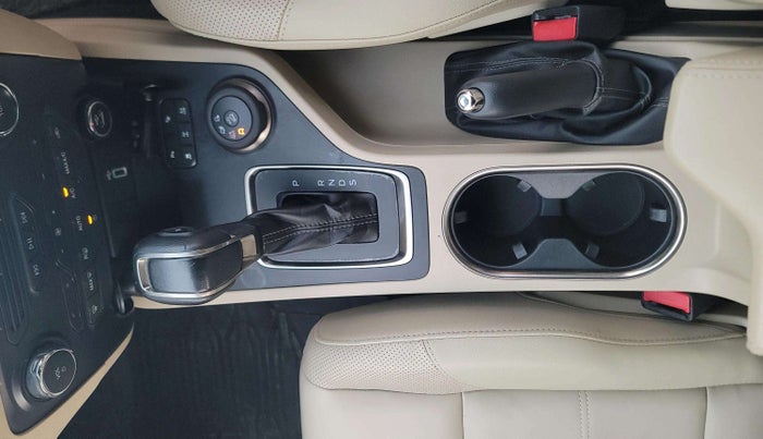 2021 Ford Endeavour TITANIUM PLUS 2.0 4X4 AT SUNROOF, Diesel, Automatic, 79,640 km, Gear Lever