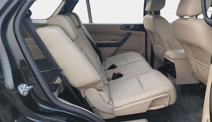 2021 Ford Endeavour TITANIUM PLUS 2.0 4X4 AT SUNROOF, Diesel, Automatic, 79,640 km, Right Side Rear Door Cabin