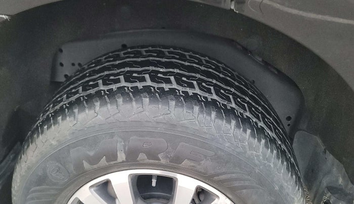 2021 Ford Endeavour TITANIUM PLUS 2.0 4X4 AT SUNROOF, Diesel, Automatic, 79,640 km, Right Rear Tyre Tread