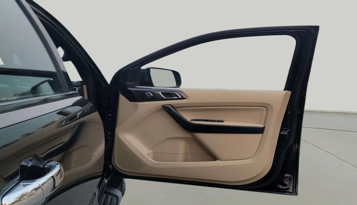 2021 Ford Endeavour TITANIUM PLUS 2.0 4X4 AT SUNROOF, Diesel, Automatic, 79,640 km, RHS Front Door
