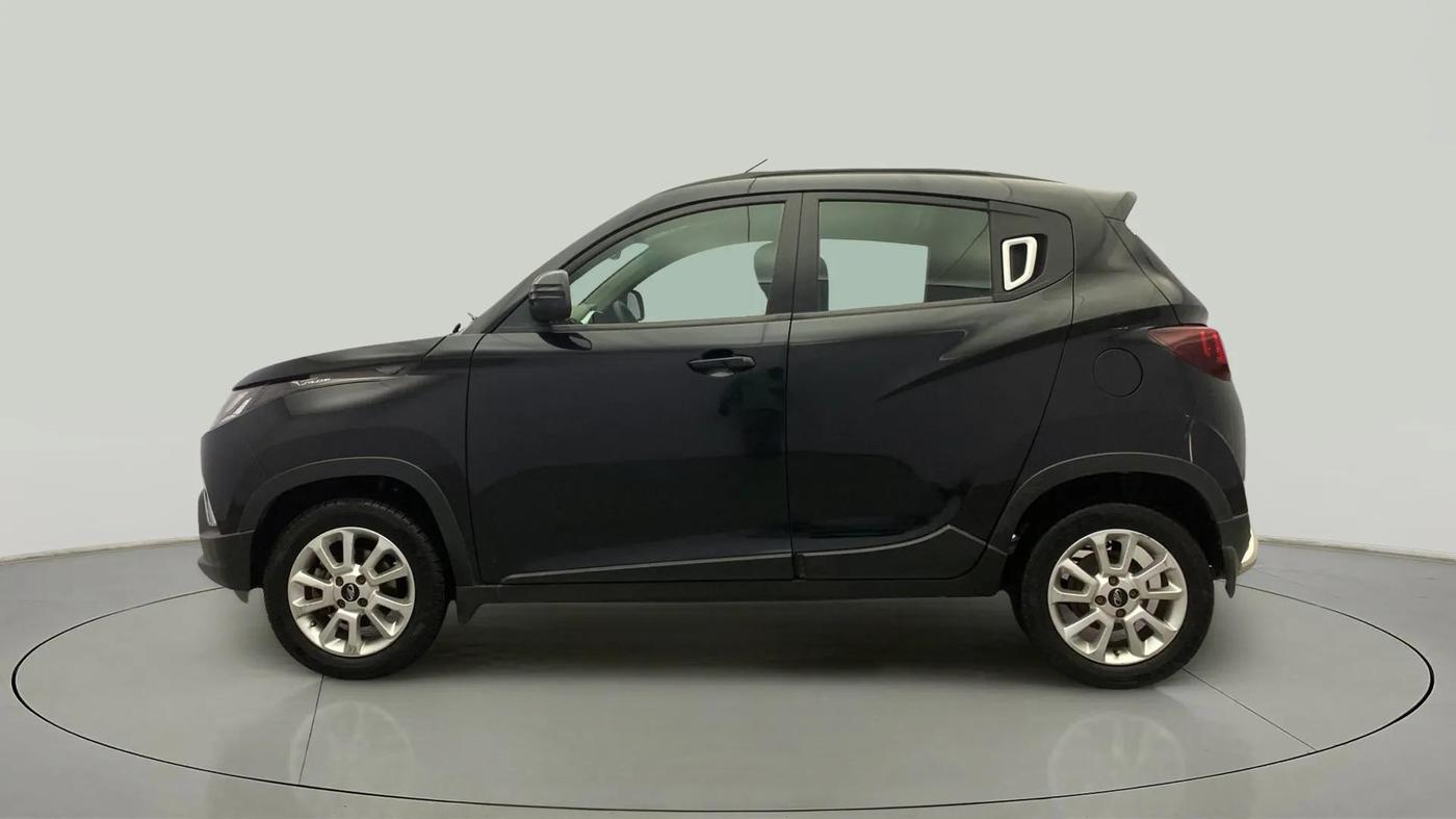 2017 Mahindra Kuv100 K8 D 6 STR, Diesel, Manual, 70,621 km, Right Side View