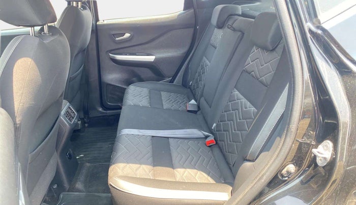 2022 Nissan MAGNITE XV PREMIUM TURBO CVT, Petrol, Automatic, 50,598 km, Right Side Rear Door Cabin
