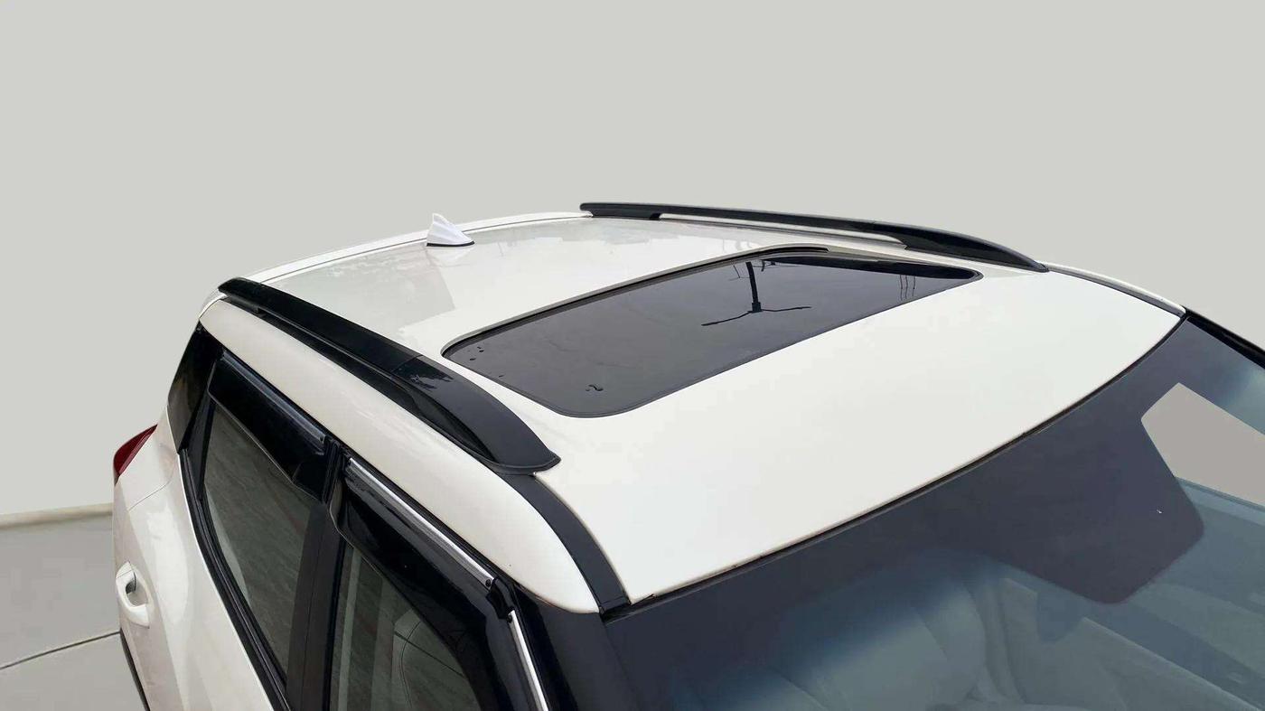 2021 Mahindra XUV300 W8 (O) 1.2 PETROL, Petrol, Manual, 36,025 km, Roof
