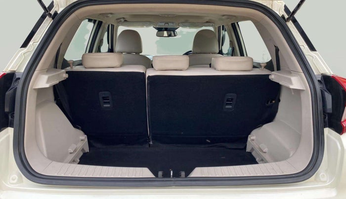 2021 Mahindra XUV300 W8 (O) 1.2 PETROL, Petrol, Manual, 36,013 km, Boot Inside
