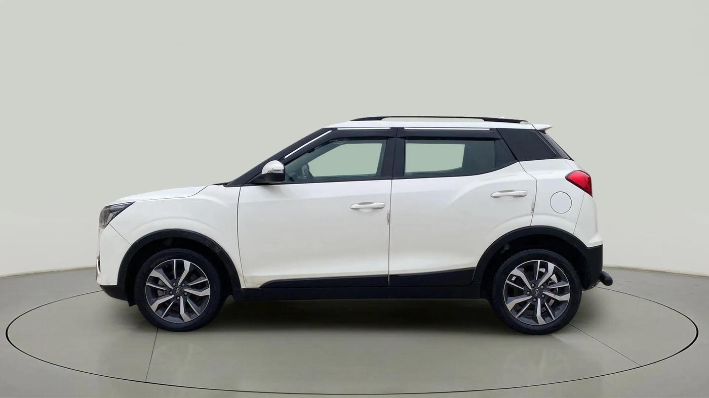 2021 Mahindra XUV300 W8 (O) 1.2 PETROL, Petrol, Manual, 36,025 km, Left Side