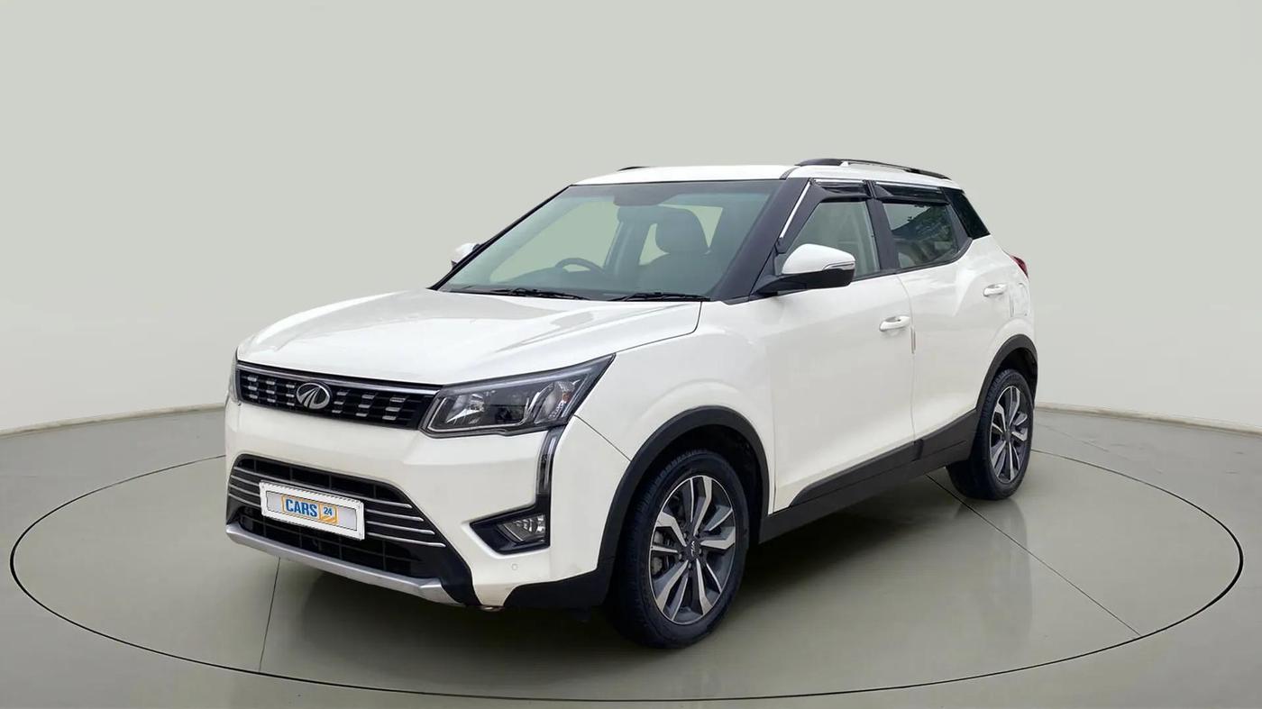 2021 Mahindra XUV300 W8 (O) 1.2 PETROL, Petrol, Manual, 36,025 km, Left Front Diagonal