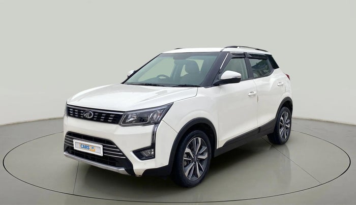 2021 Mahindra XUV300 W8 (O) 1.2 PETROL, Petrol, Manual, 36,013 km, Left Front Diagonal