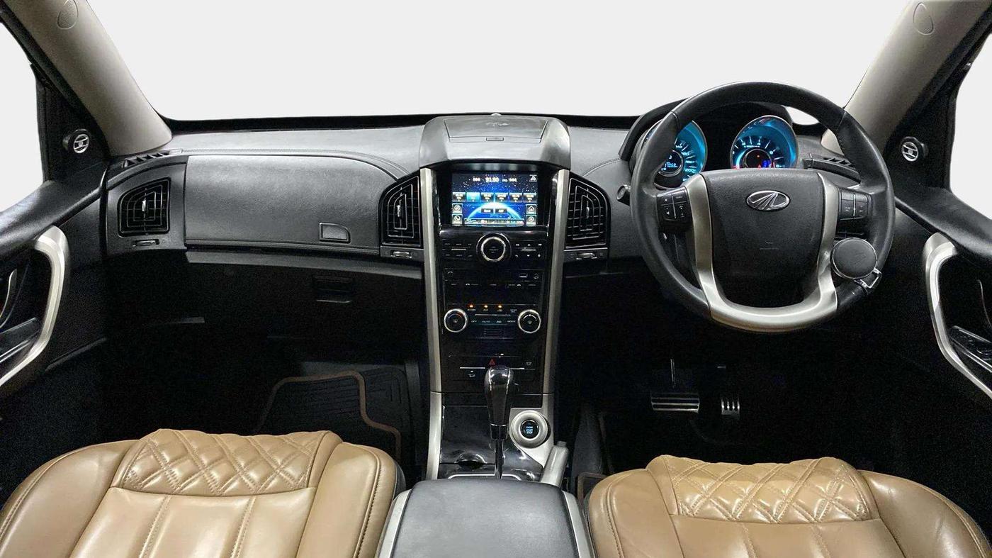 2020 Mahindra XUV500 W11 AT, Diesel, Automatic, 77,209 km, Dashboard