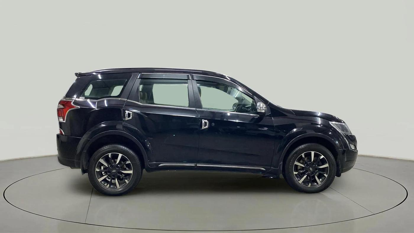 2020 Mahindra XUV500 W11 AT, Diesel, Automatic, 77,209 km, Right Side View