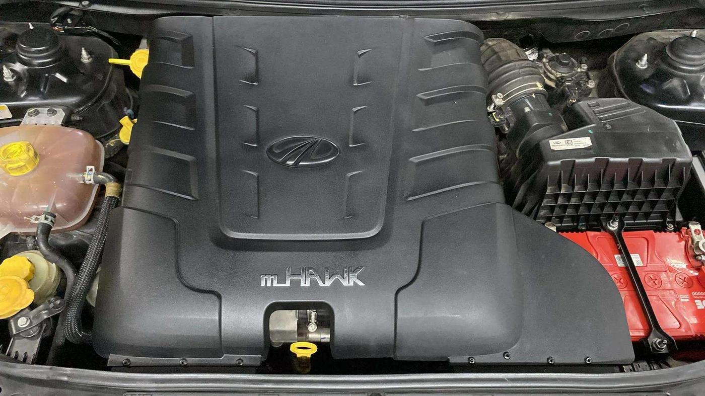 2020 Mahindra XUV500 W11 AT, Diesel, Automatic, 77,209 km, Engine View