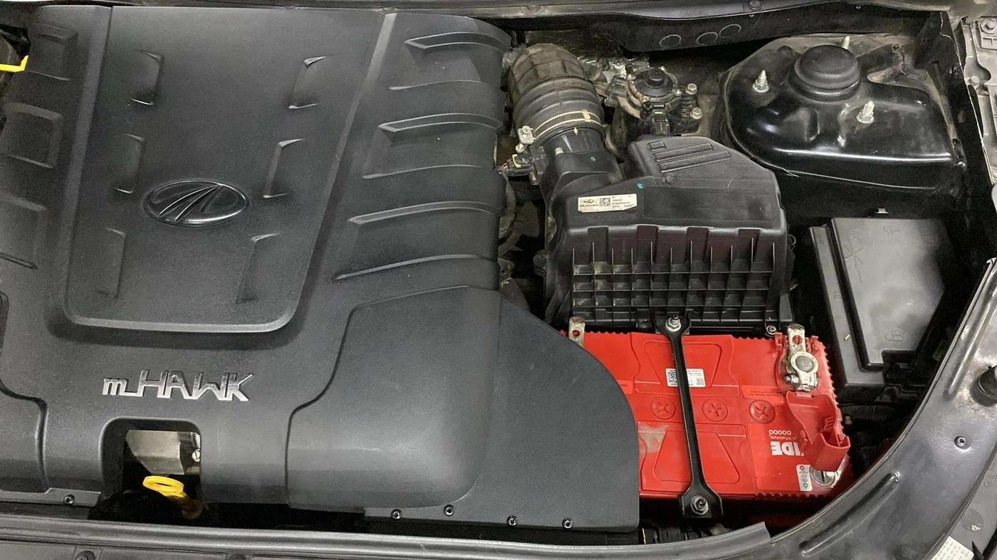2020 Mahindra XUV500 W11 AT, Diesel, Automatic, 77,209 km, Engine View - Left