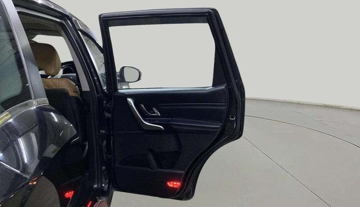2020 Mahindra XUV500 W11 AT, Diesel, Automatic, 77,062 km, RHS Rear Door