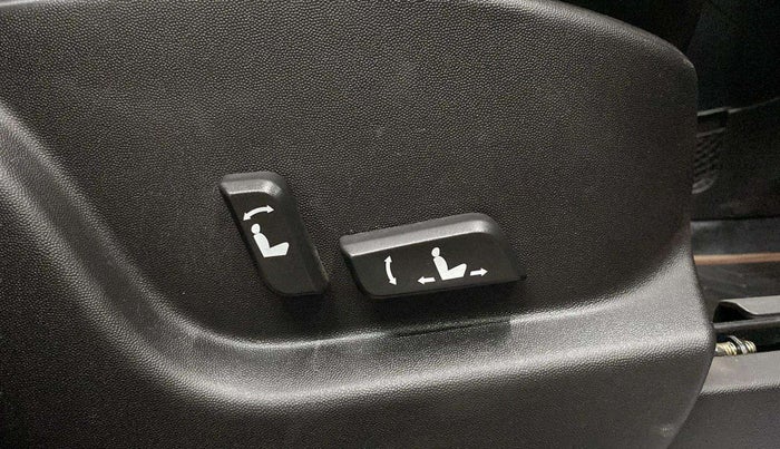 2020 Mahindra XUV500 W11 AT, Diesel, Automatic, 77,062 km, Driver Side Adjustment Panel