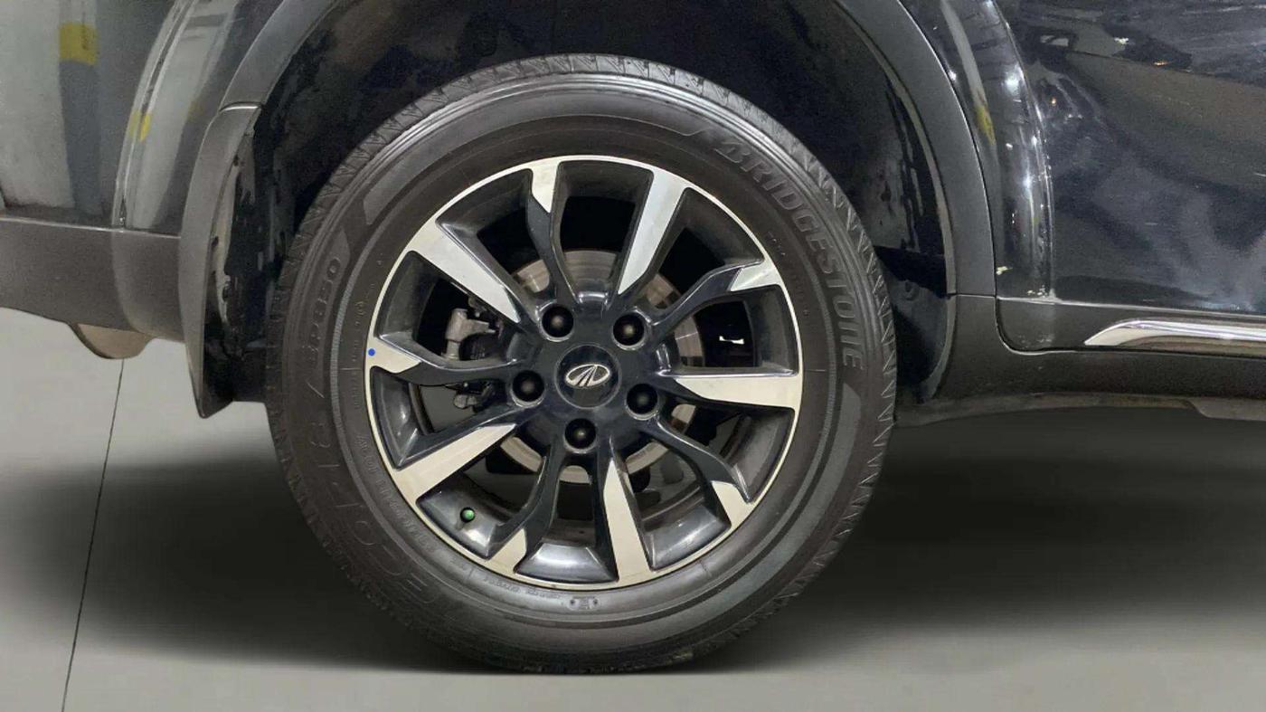 2020 Mahindra XUV500 W11 AT, Diesel, Automatic, 77,209 km, Right Rear Wheel